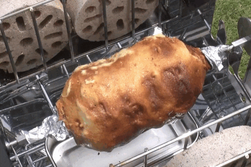 ロゴス】電動回転バーと炭火で焼き上げる「くるくるクッキングリル ロゴス】電動回転バーと炭火で焼き上げる「くるくるクッキングリル