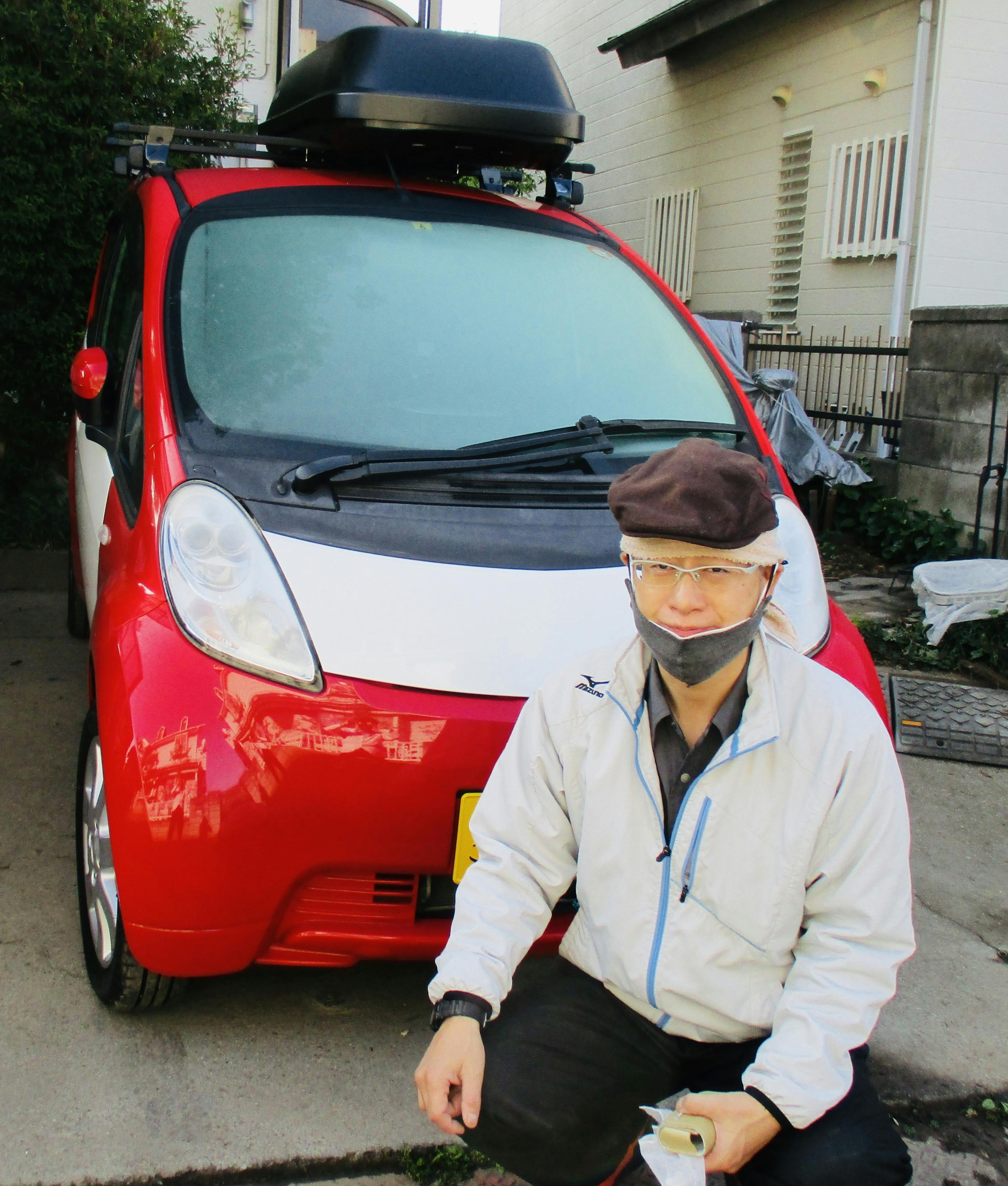 ルーフボックス搭載の三菱アイミーブ(故障発生の約2年前)