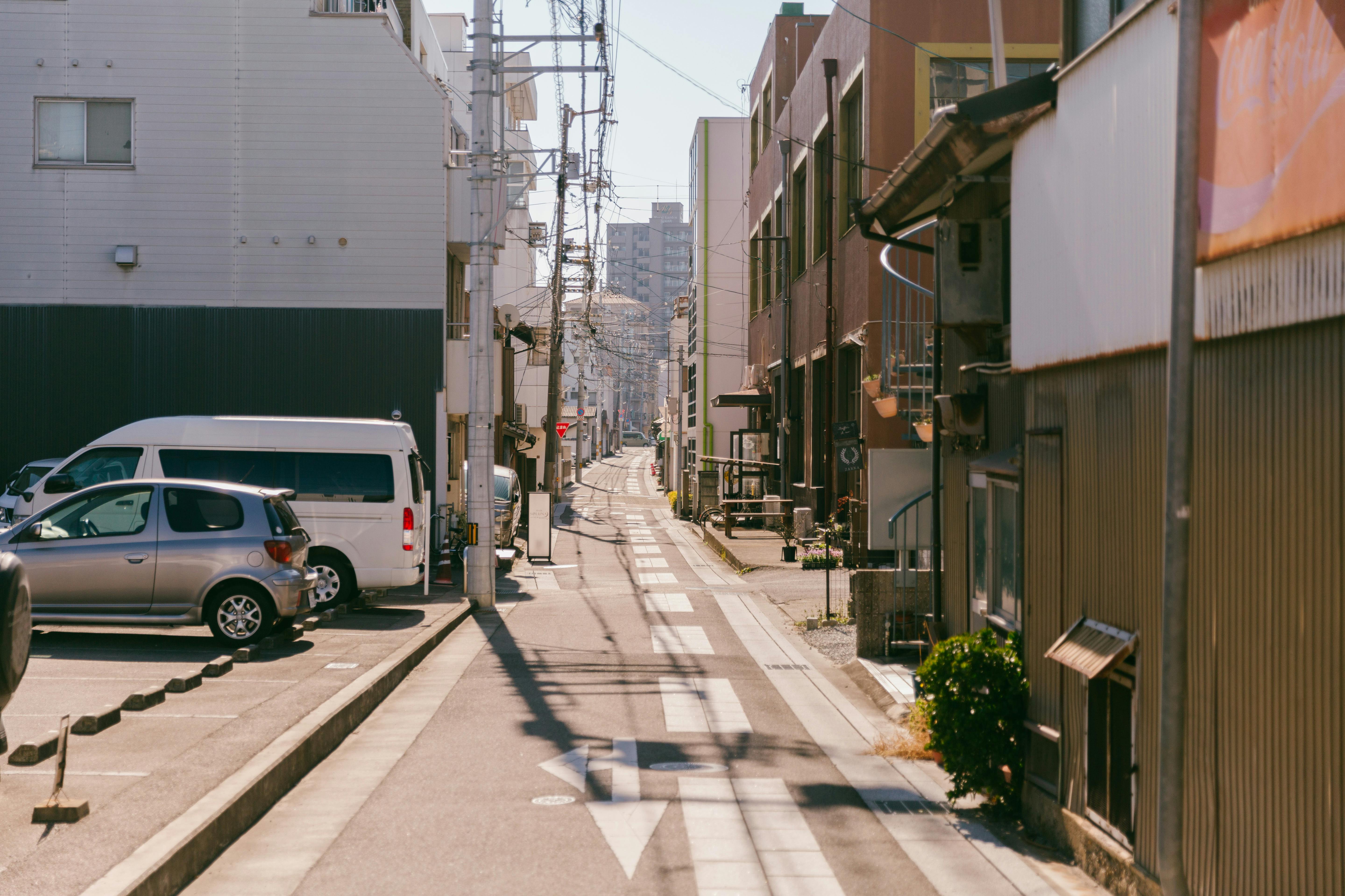 人通りが少なくなった金毘羅街道