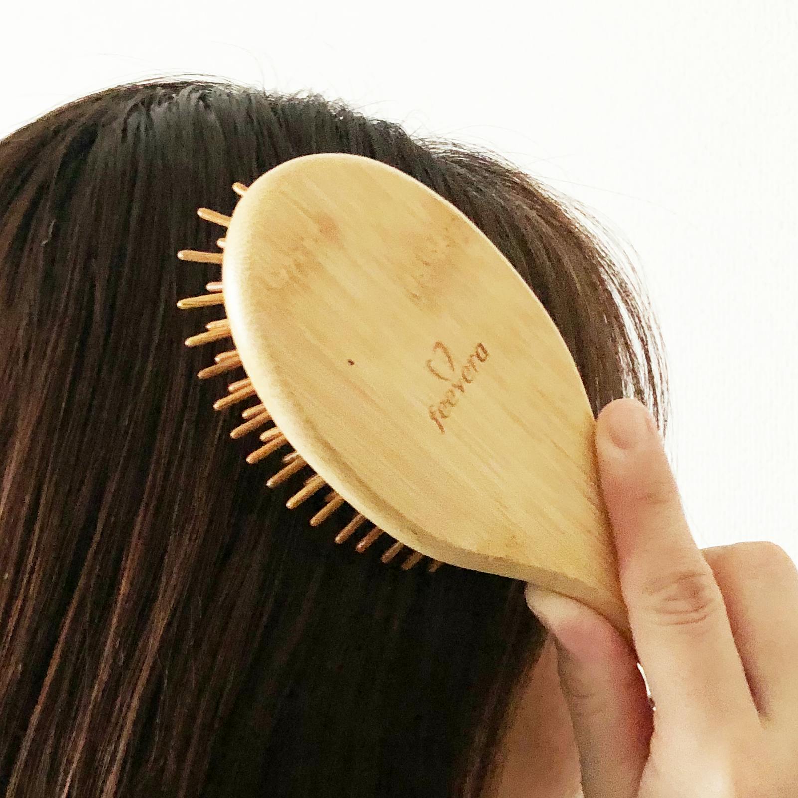 天然竹ヘアブラシmedium　ブラッシング