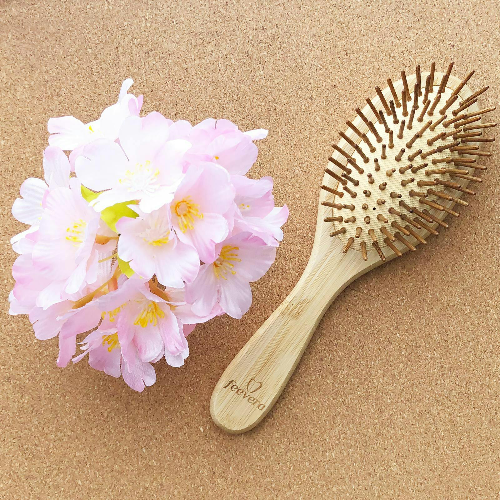 天然竹ヘアブラシmediumと桜