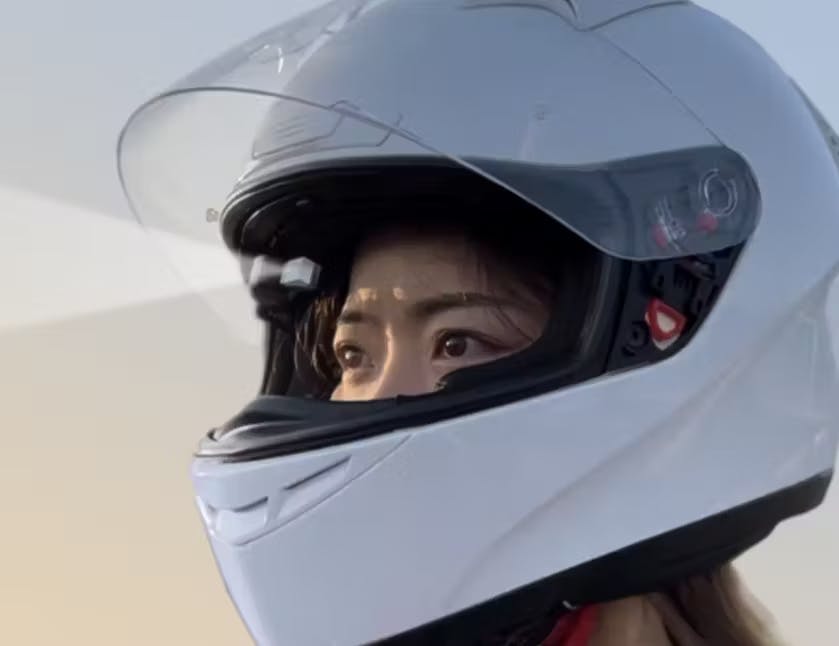 市販のヘルメットをスマート化できるHUD「MOTOEYE M6」E6 市販のヘルメットをスマート化できるHUD「MOTOEYE E6&E6 SE