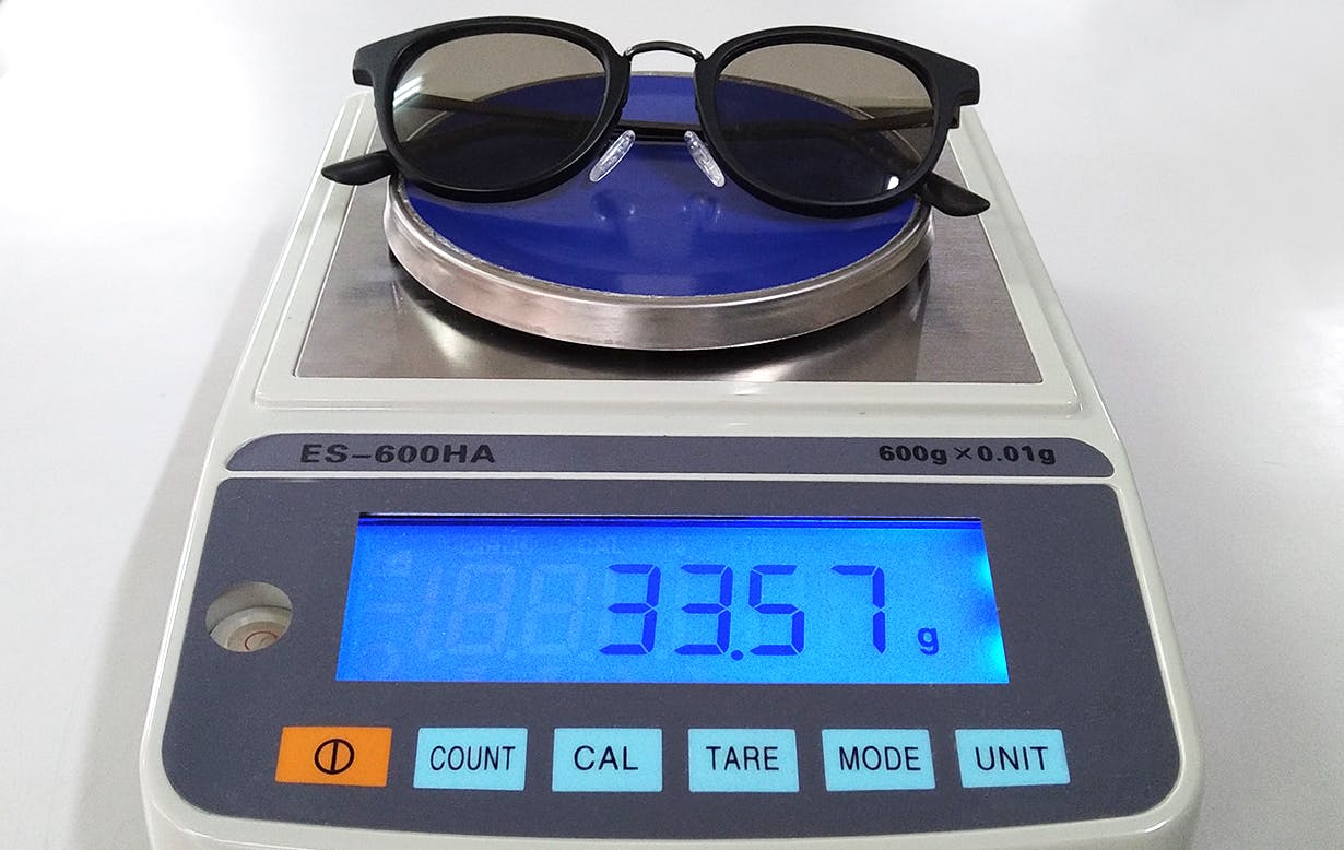 重さはわずか約34g!