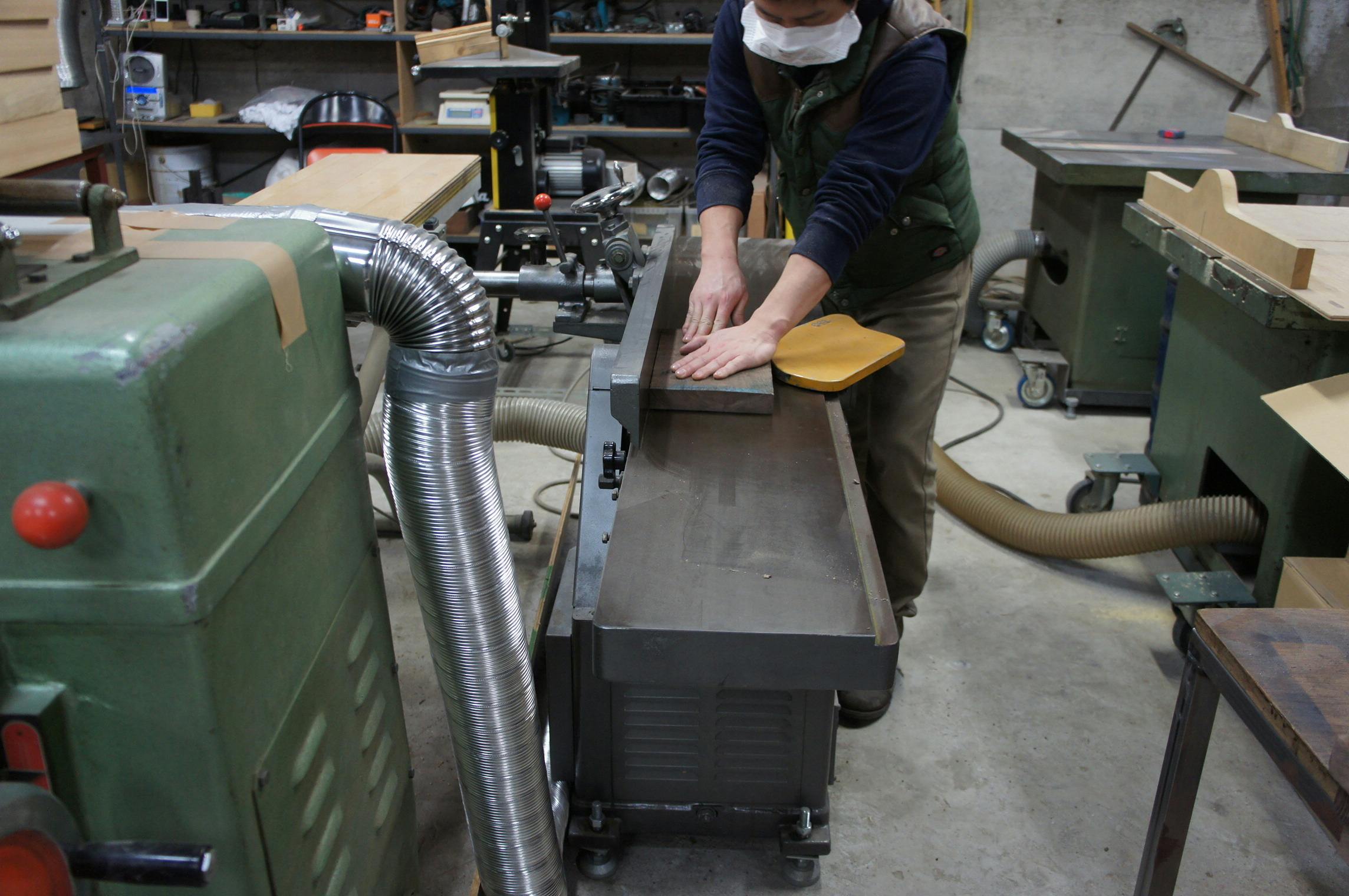 家具職人が作る植物を魅力的に飾れるドラム缶を使ったプランター