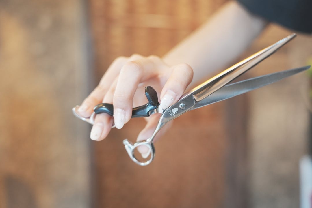 美容師・トリマー必見！ハサミの刃＆手を守る「押し切りゼロ