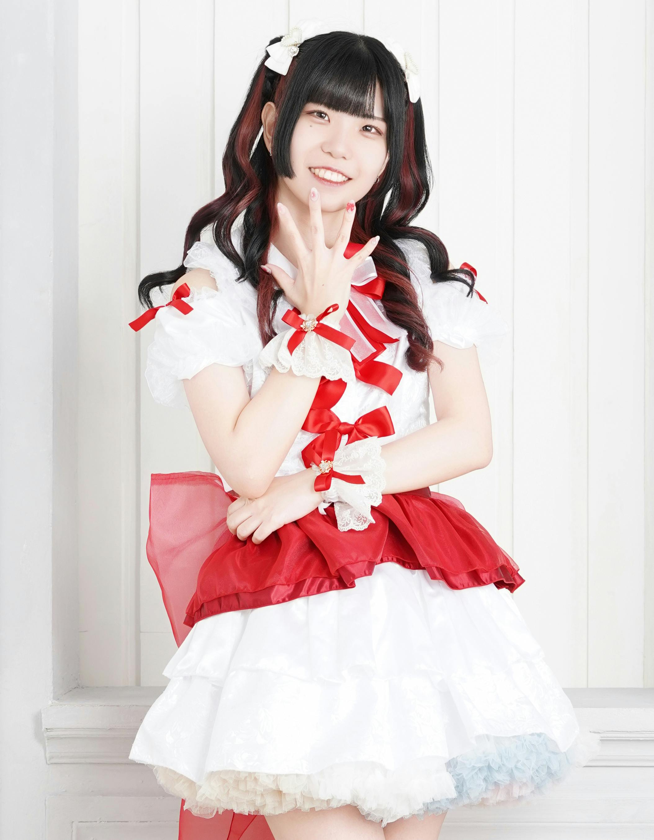 8月24日に開催するワンマンライブの為の新衣装及びライブ映像を作り