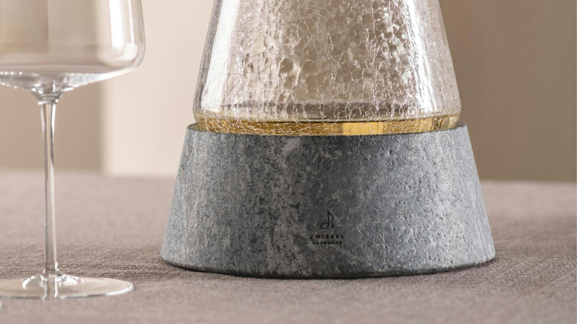 限定20個】28億年前の天然石が、最後の一滴までワインを冷やす極上の