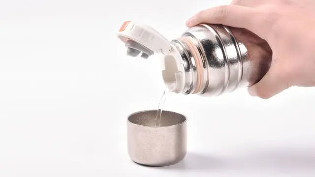 【一生モノチタンボトル】容量600MLで軽量。真空純チタンボトル2.0 一生モノチタンボトル第二弾】容量600MLで軽量。真空純チタン