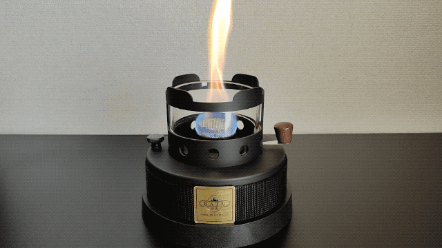 炎のゆらぎと温もりを、手軽にお家で楽しめる、焚火台にもなる