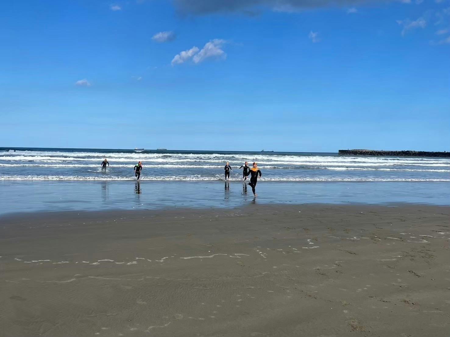 12月でも海での体力練は欠かさない!!