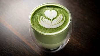 カップに入った飲み物AI 生成コンテンツは誤りを含む可能性があります。