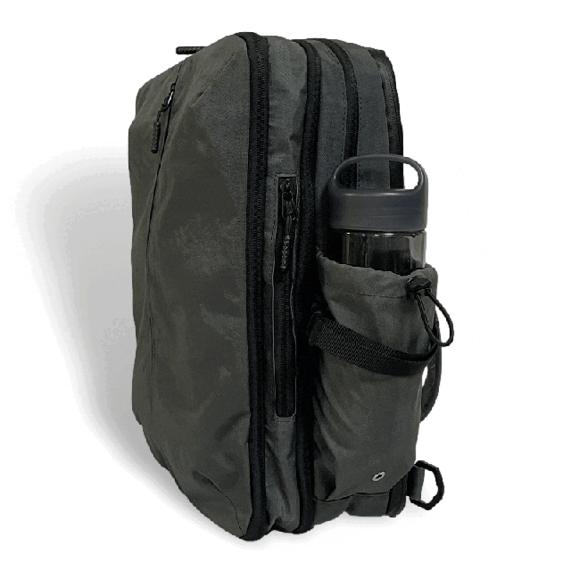 14インチPCも一泊荷物も！多機能スリング「ATTIV」は大容量なのに