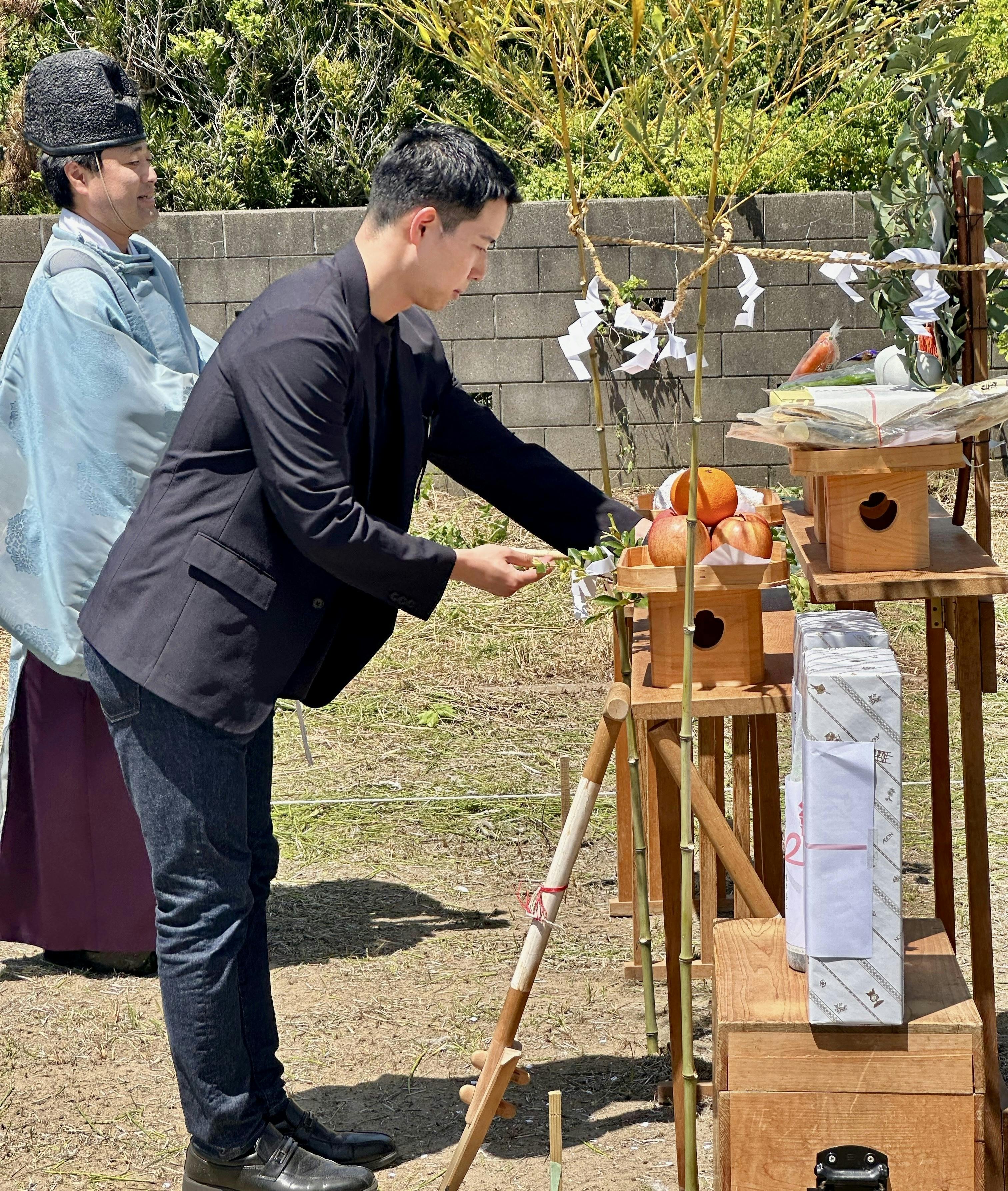 地鎮祭（土地の神様に工事中の安全と建築物の永続的な繁栄を祈願する儀式）