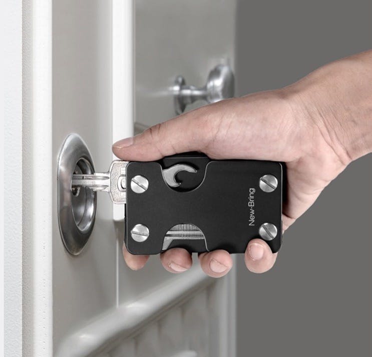 New-Bring（ニューブリング）多機能キーケース！最小限のカードと現金