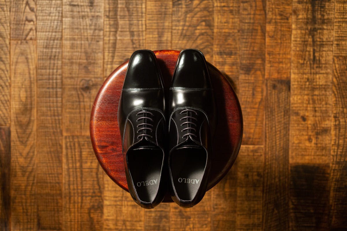 バレずに6cm背が高くなる！完全国産の6cmヒールアップシューズ「ADELO