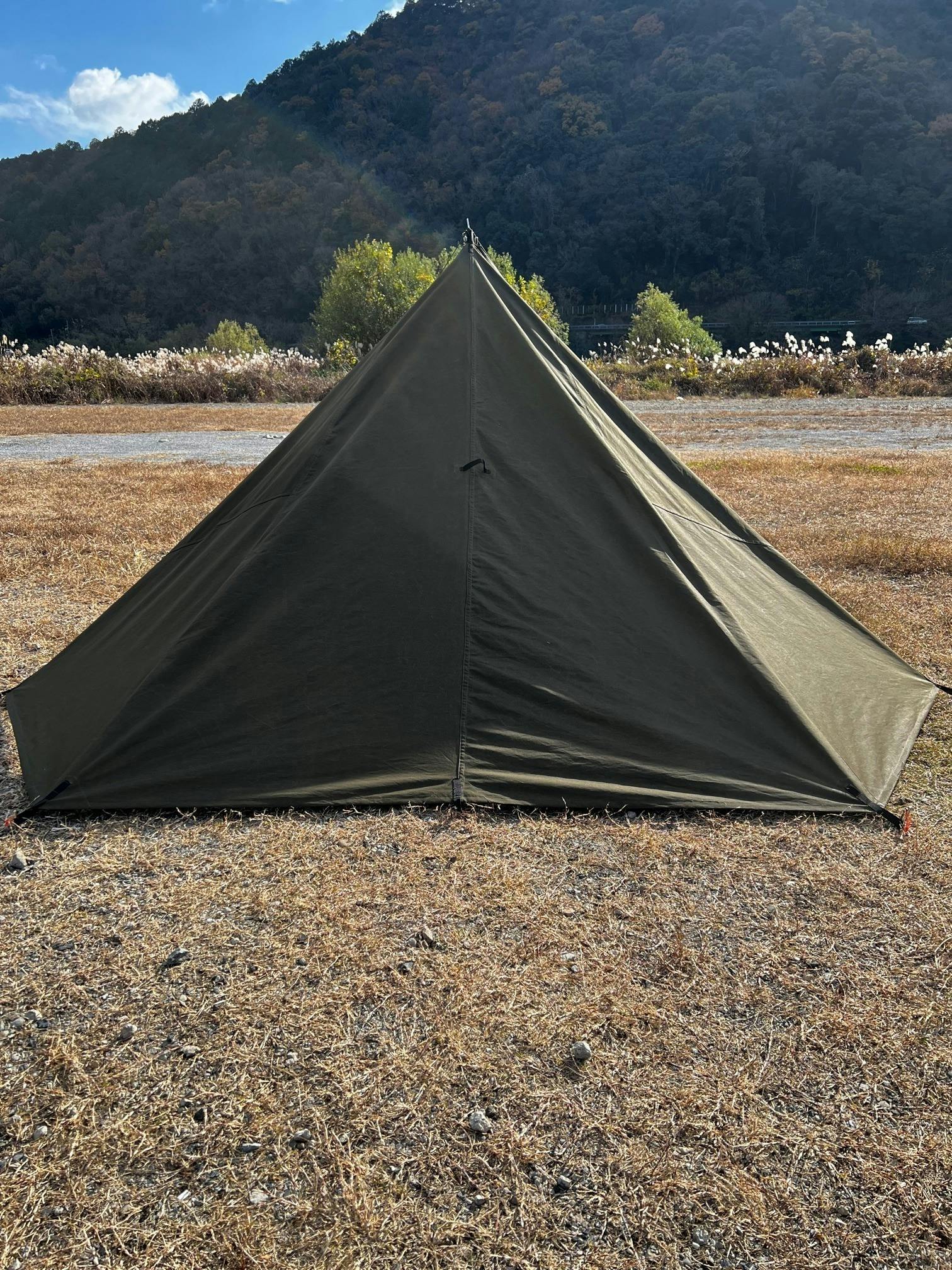 Tarp Shield』焚き火好きの為の難燃素材でできたタープ