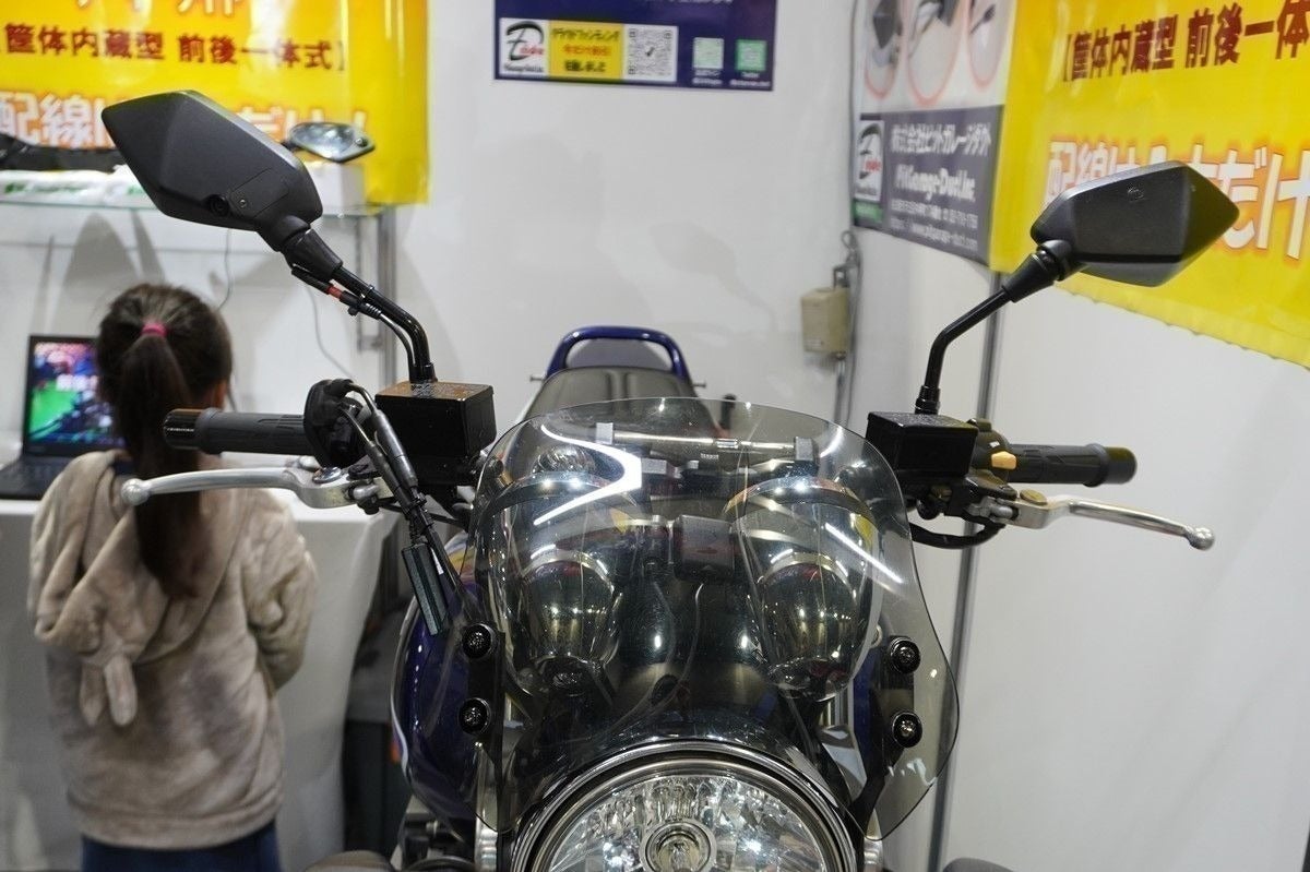 D-ride 世界初 特許取得バイク用バックミラー型前後一体式 D-ride 世界初 特許取得バイク用バックミラー型前後一体式
