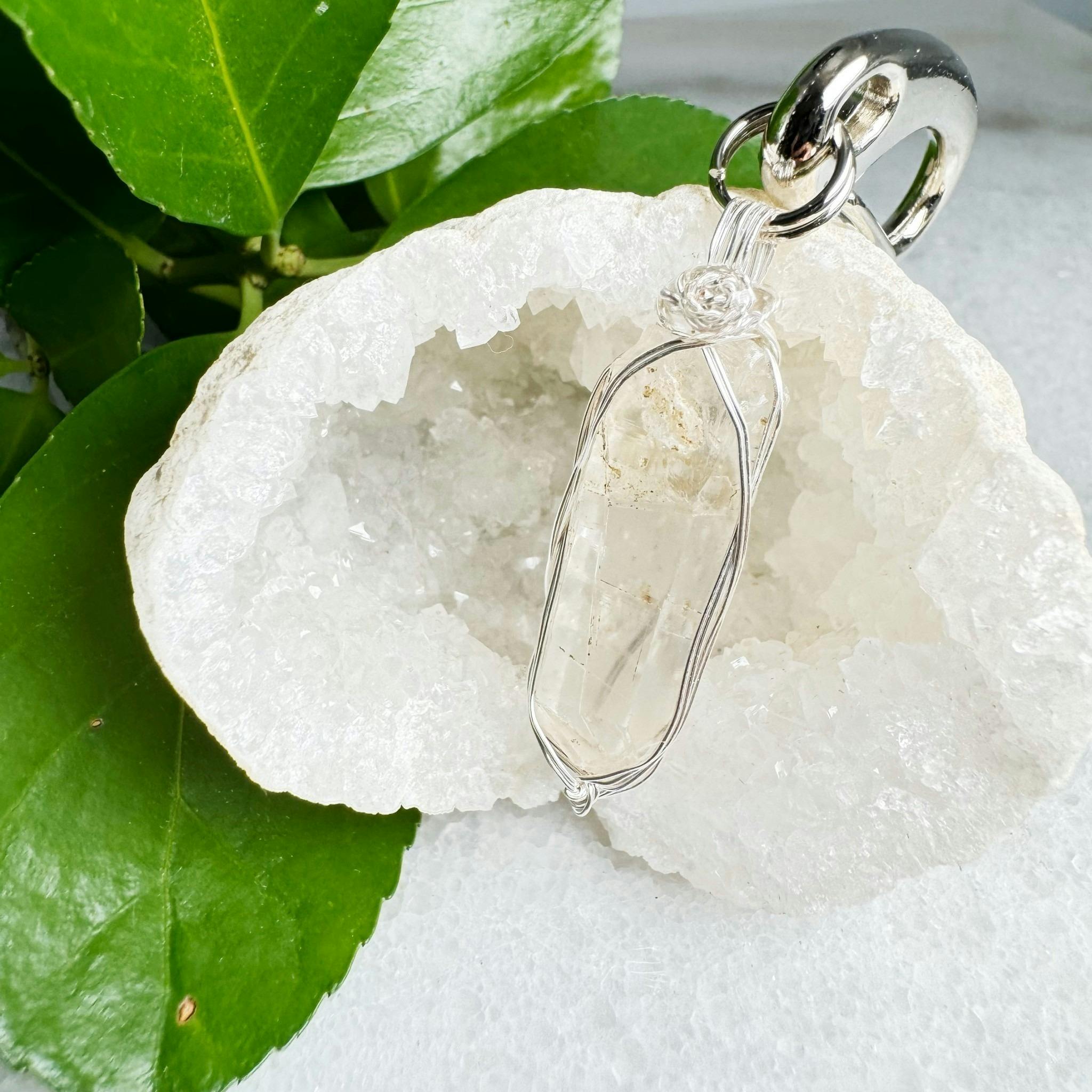 宮崎県高千穂町で採掘している水晶を使ったジュエリー製作 - CAMPFIRE