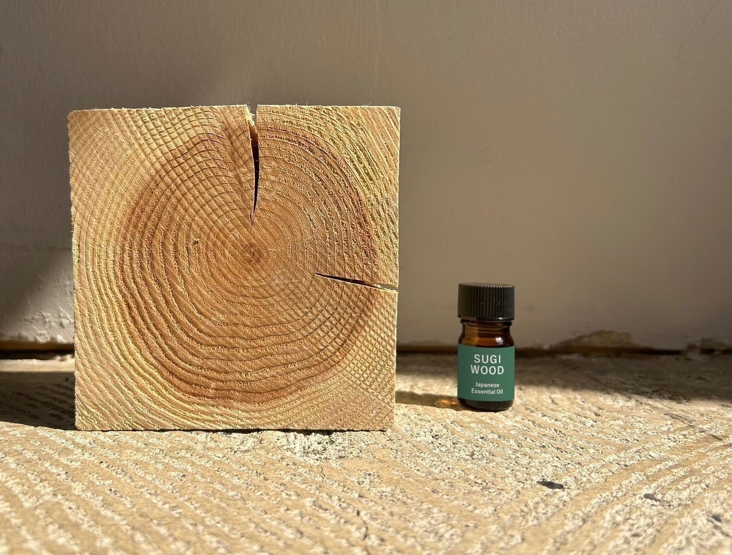 新製法で生まれた日本の香り「SUGI WOOD/杉 ウッド」を世の中へ広げ