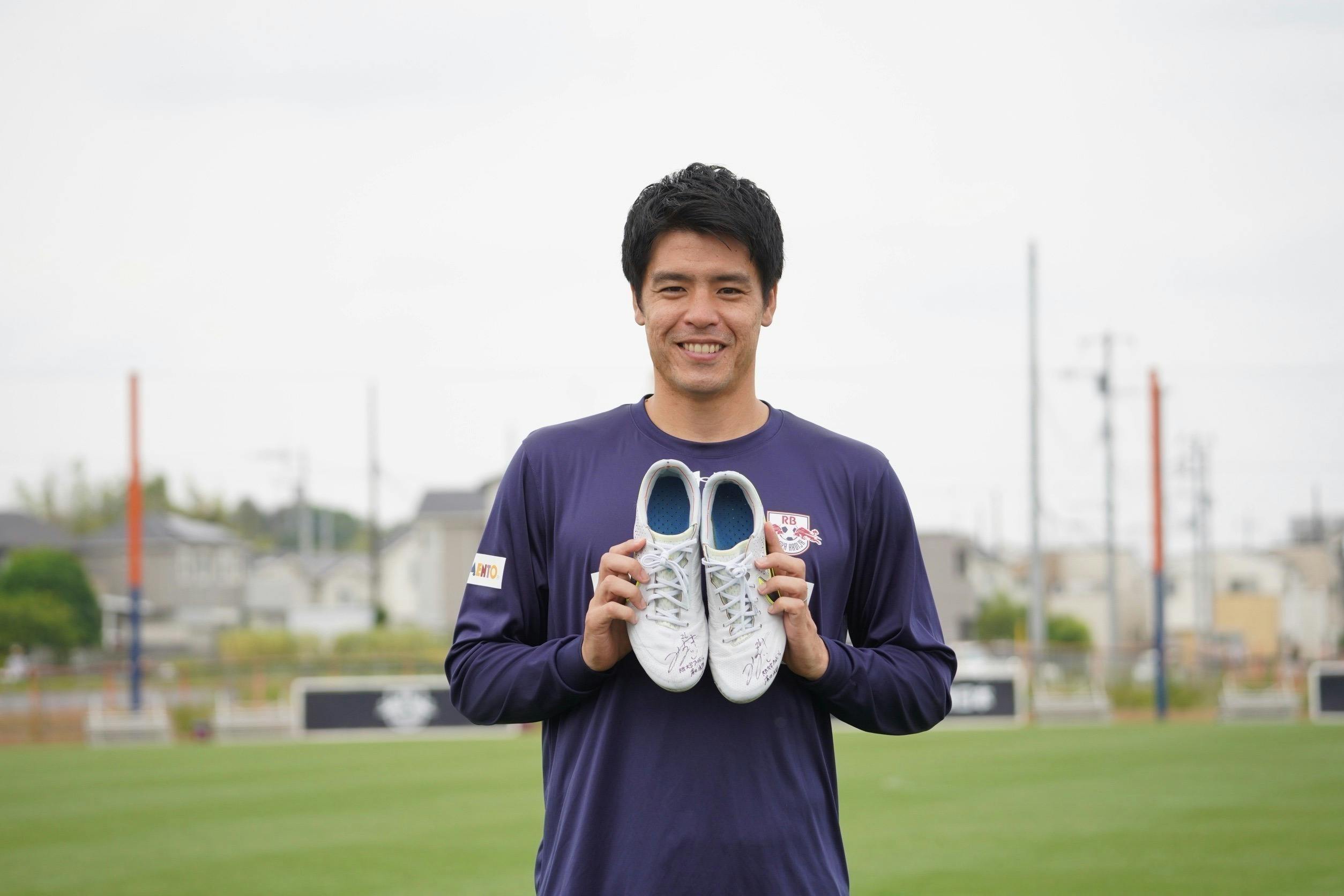 追加リターン紹介②】實藤友紀選手のサイン入りスパイク