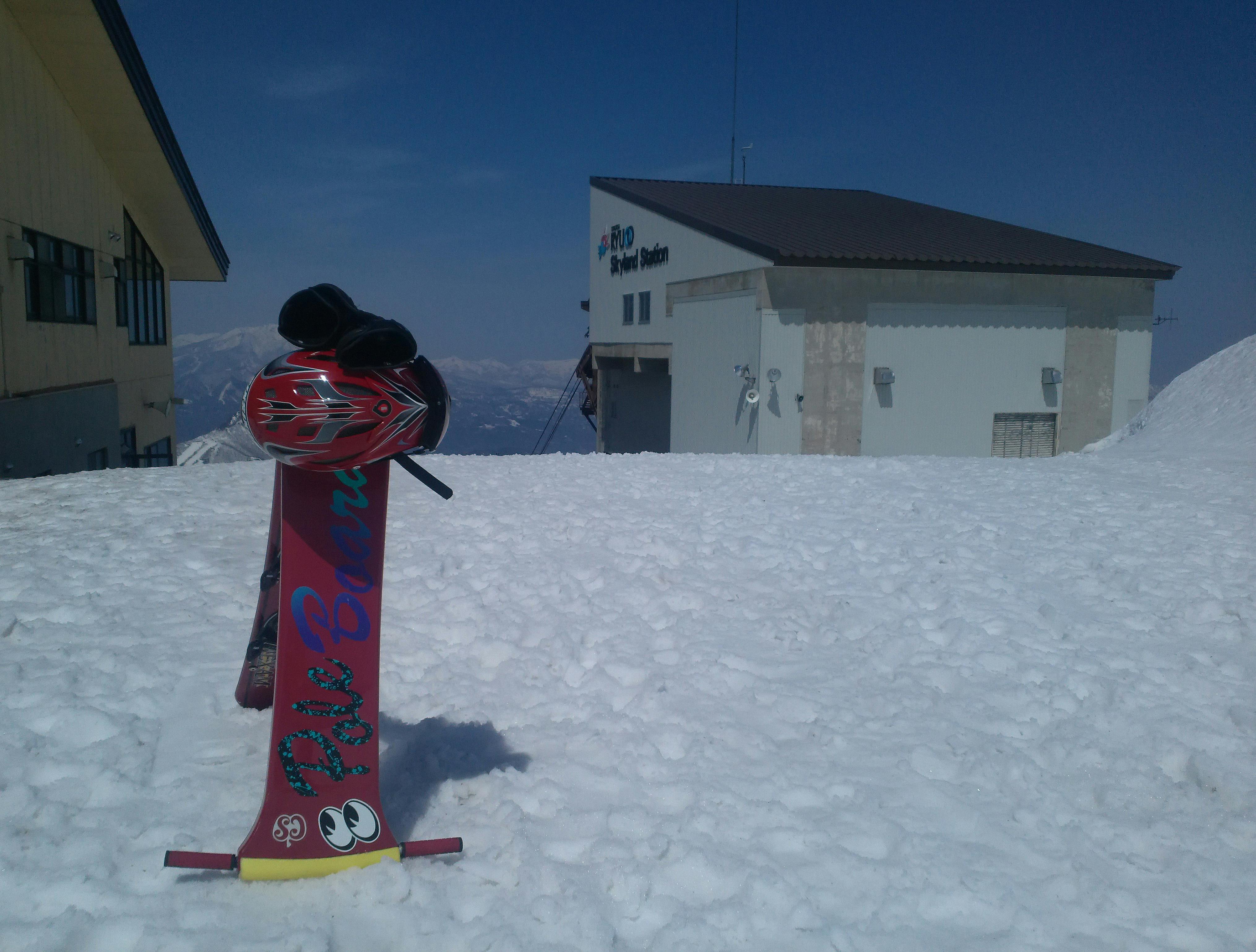 近未来ウィンターギア・ポールボードで世界の有名スキー場で