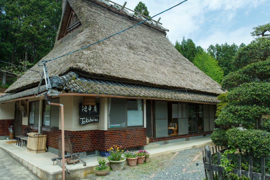 日本の古民家　茅葺き屋根　只今工事中 maxresdefault.jpg