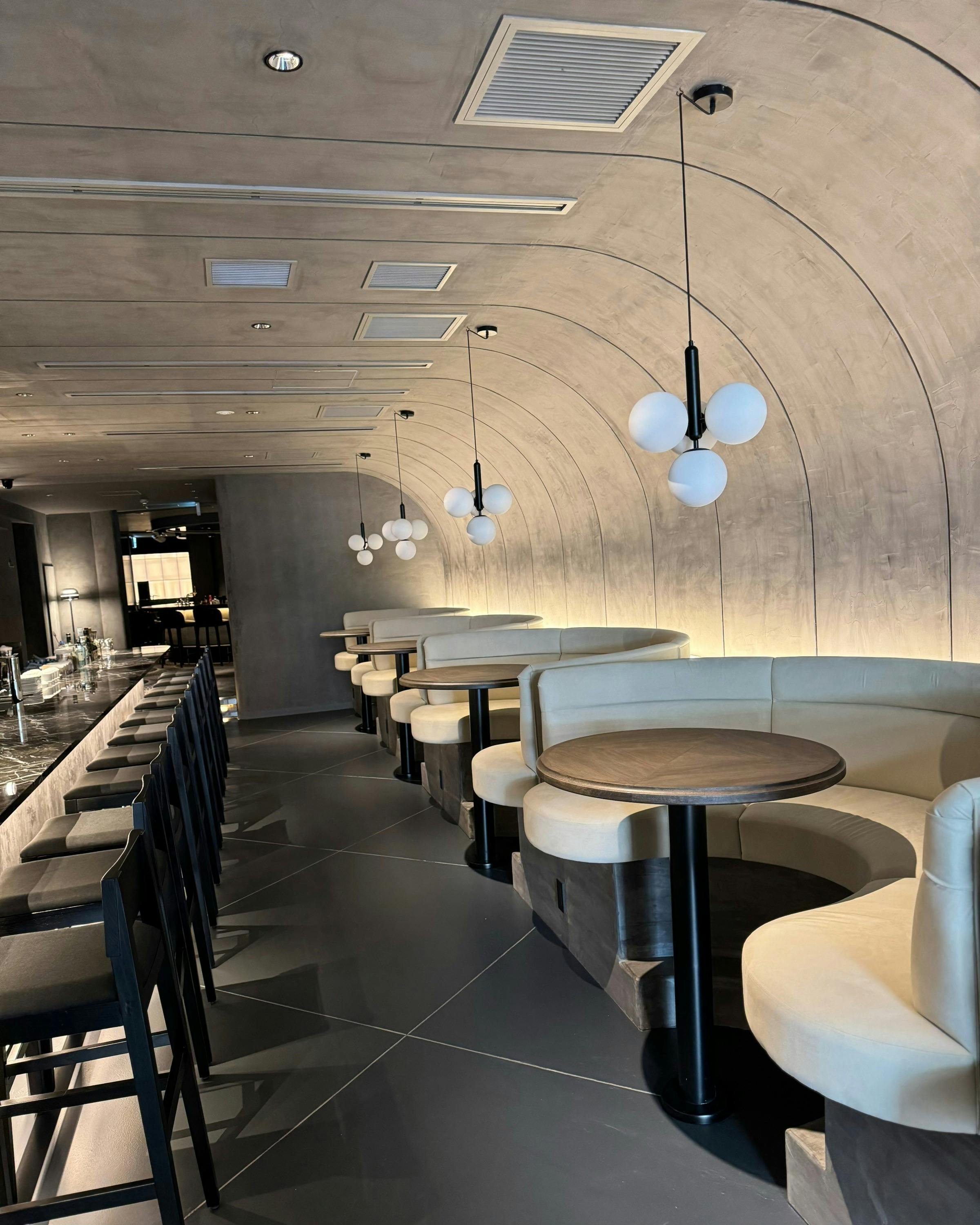 大阪心斎橋総面積300㎡以上高級カフェラウンジ - CAMPFIRE (キャンプ