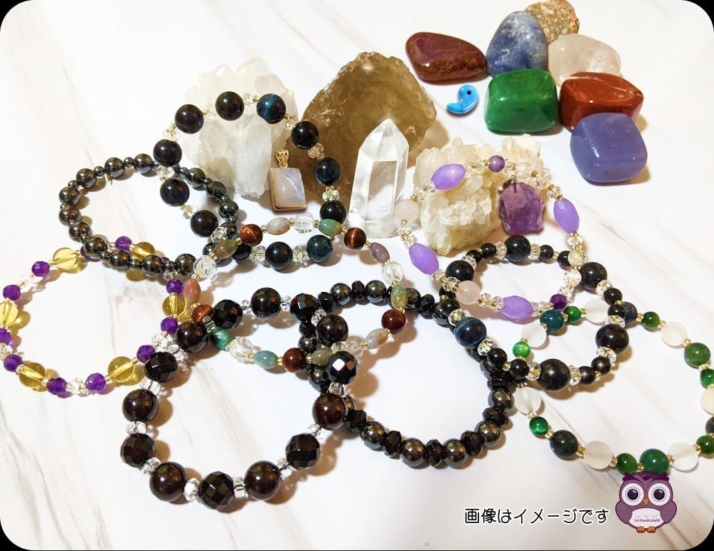 天然石アクセサリーで、さりげなく本物の輝きと豊かさを毎月お届けし