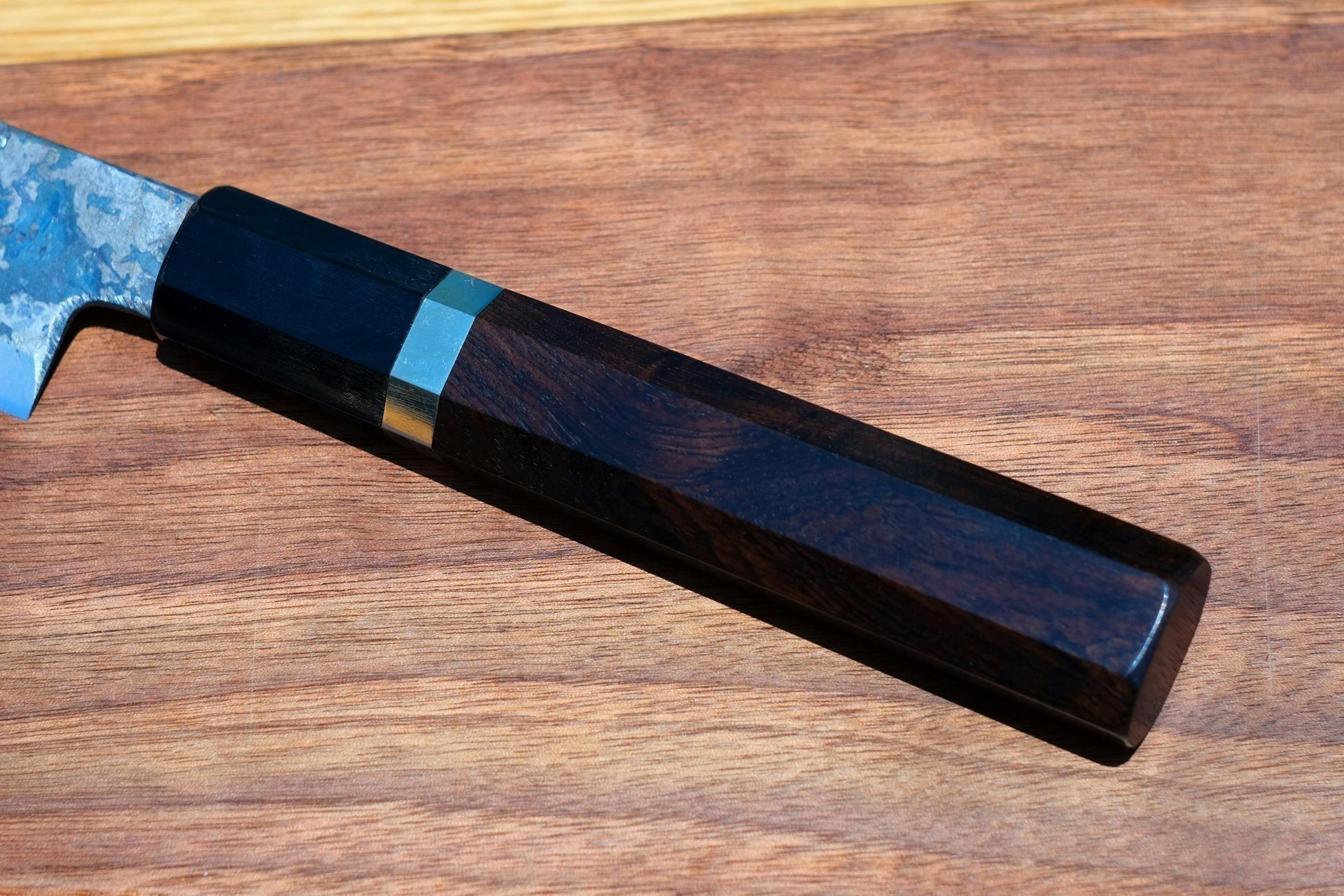 刀鍛冶が作った包丁、鍛造本格包丁「KUROUCHI 黒檀」 - CAMPFIRE 刀鍛冶が作った包丁、鍛造本格包丁「KUROUCHI 黒檀」 - CAMPFIRE