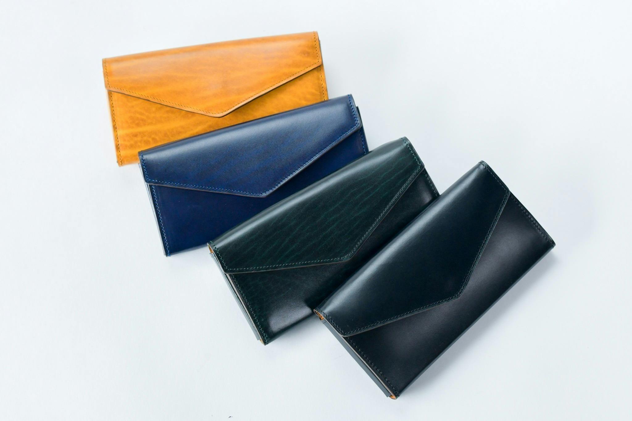 財布職人が最小の限界に挑んだフラップ財布「ルガトーレザーで作る極小 財布職人が最小の限界に挑んだフラップ財布「ルガトーレザーで作る極小