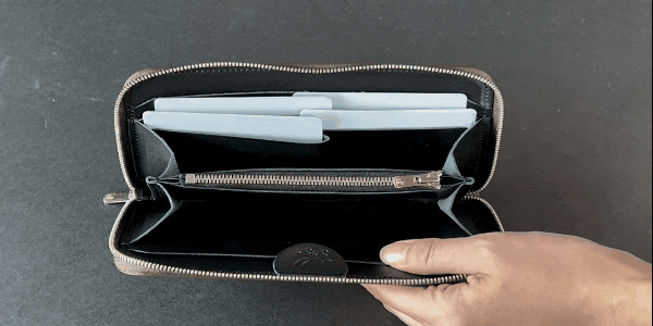 新品未使用】新進工房 ベイカー社ロシアンカーフ 極小二つ折り財布 新品未使用】新進工房 ベイカー社ロシアンカーフ 極小二つ折り財布