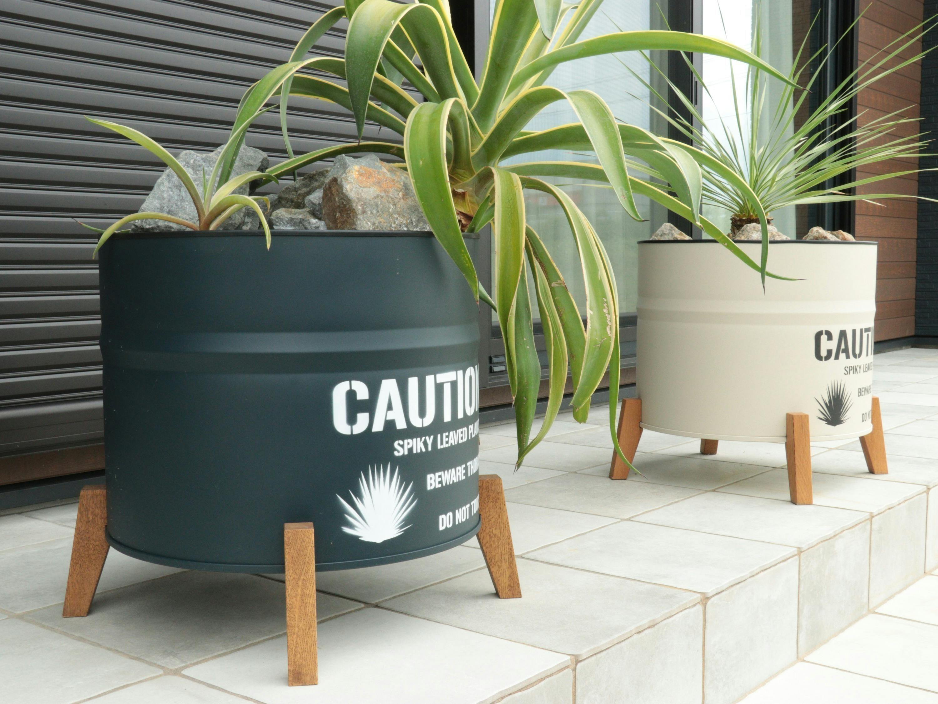 家具職人が作る植物を魅力的に飾れるドラム缶を使ったプランター 家具職人が作る植物を魅力的に飾れるドラム缶を使ったプランター