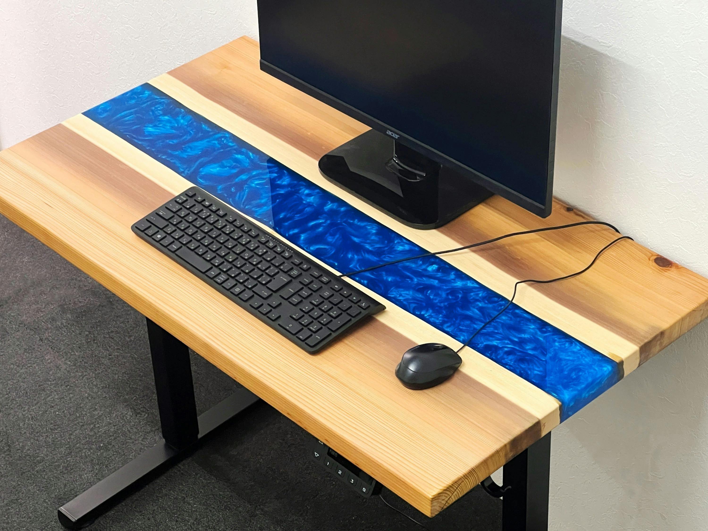 銘木とレジンの融合！高級感溢れるパーソナル昇降デスク制作計画