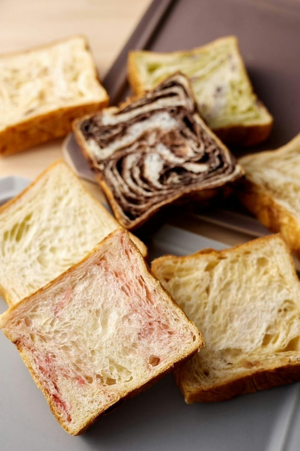 高級デニッシュ食パンを提供！大阪京橋Cafe&Mocktail〜Roots