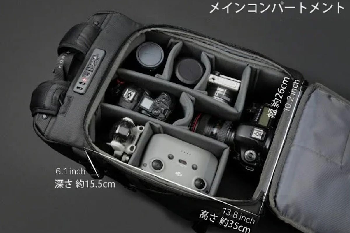 PC・衣類やカメラまで！仕分けスペースを荷物に合わせカスタマイズ