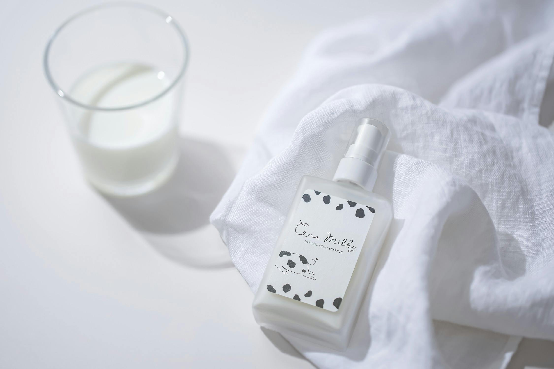 水分×油分の正解！1本4役のまるでミルクのような新感覚セラミド