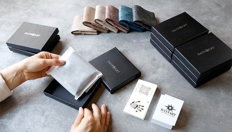 シームレス　コンパクトウォレット　革財布　二つ折り　イタリアンレザー　本革 i ro se｜カウレザー シームレス ミニウォレット\u201cSEAMLESS MINI WALLET