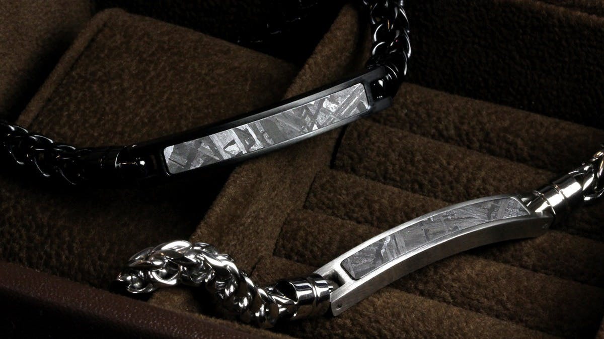 宇宙を旅した特別な神秘模様！100万年前の隕石「メテオライト