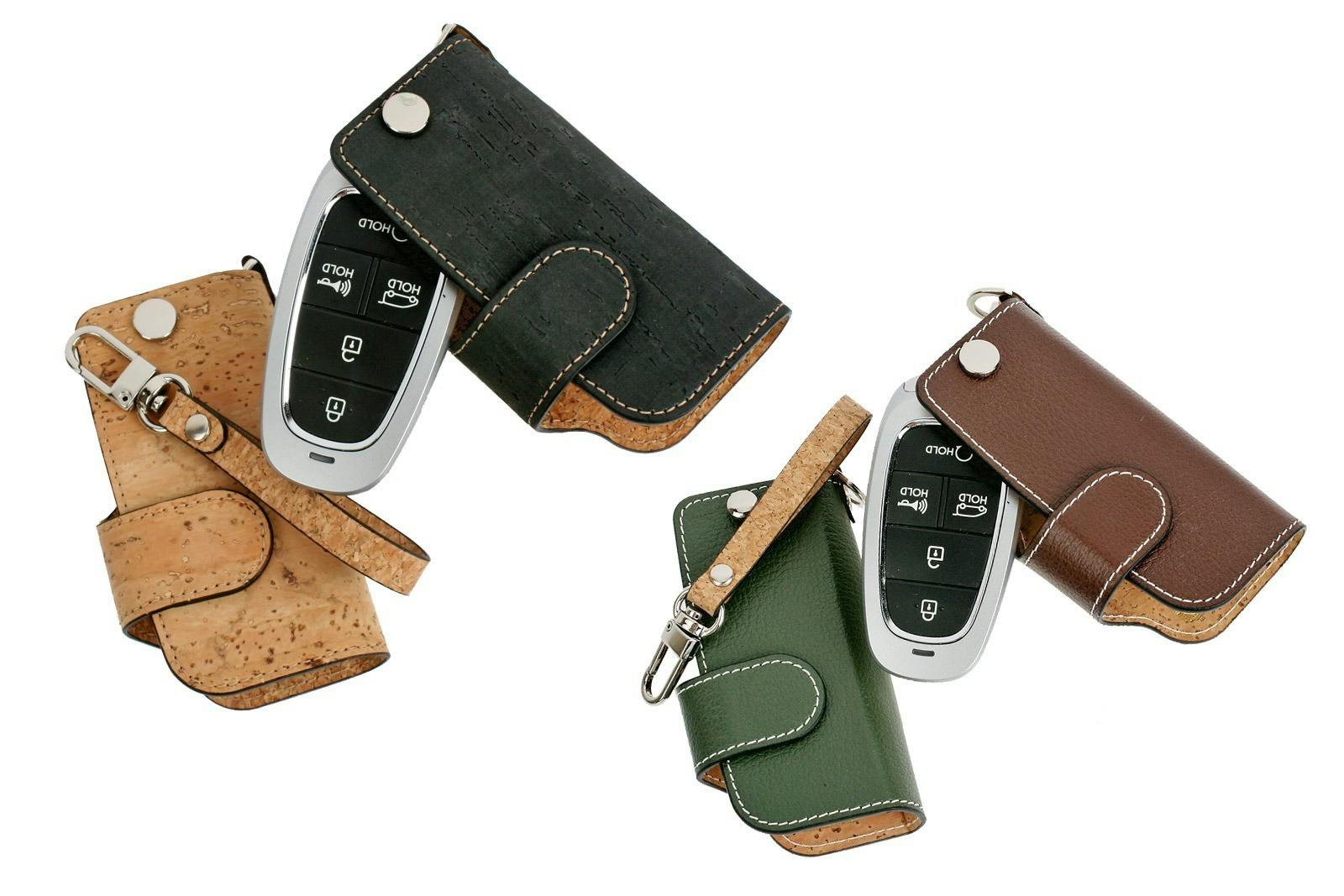 木の皮から生まれたコルク素材。選べる2WAYリバーシブルキーケース