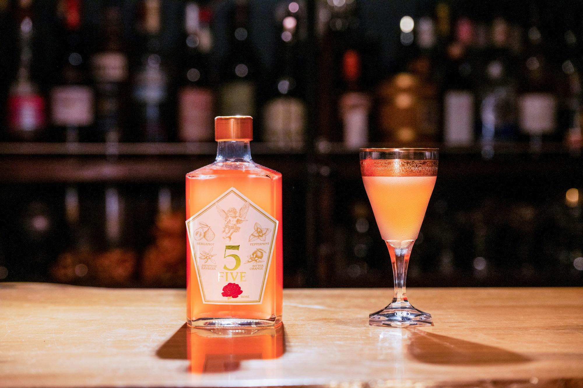 化粧品メーカーが本気でつくった“五感で味わう美のリキュール”FIVEをお