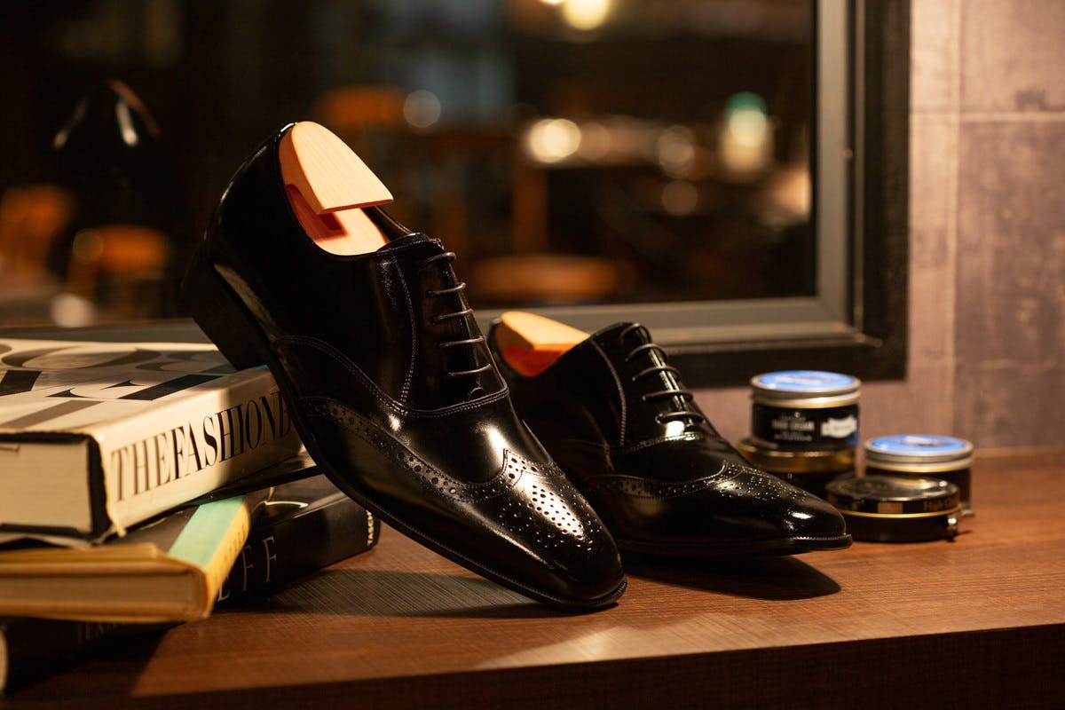 バレずに6cm背が高くなる！完全国産の6cmヒールアップシューズ「ADELO