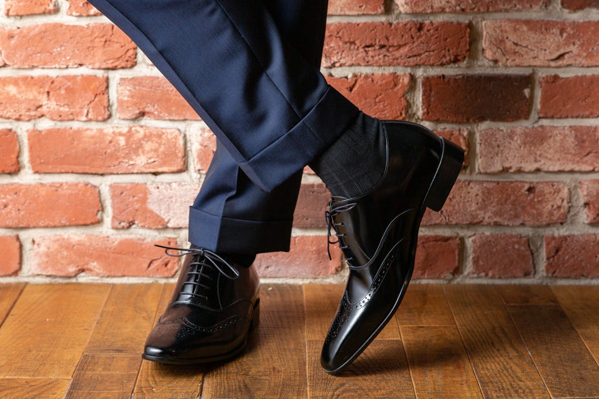 バレずに6cm背が高くなる！完全国産の6cmヒールアップシューズ「ADELO