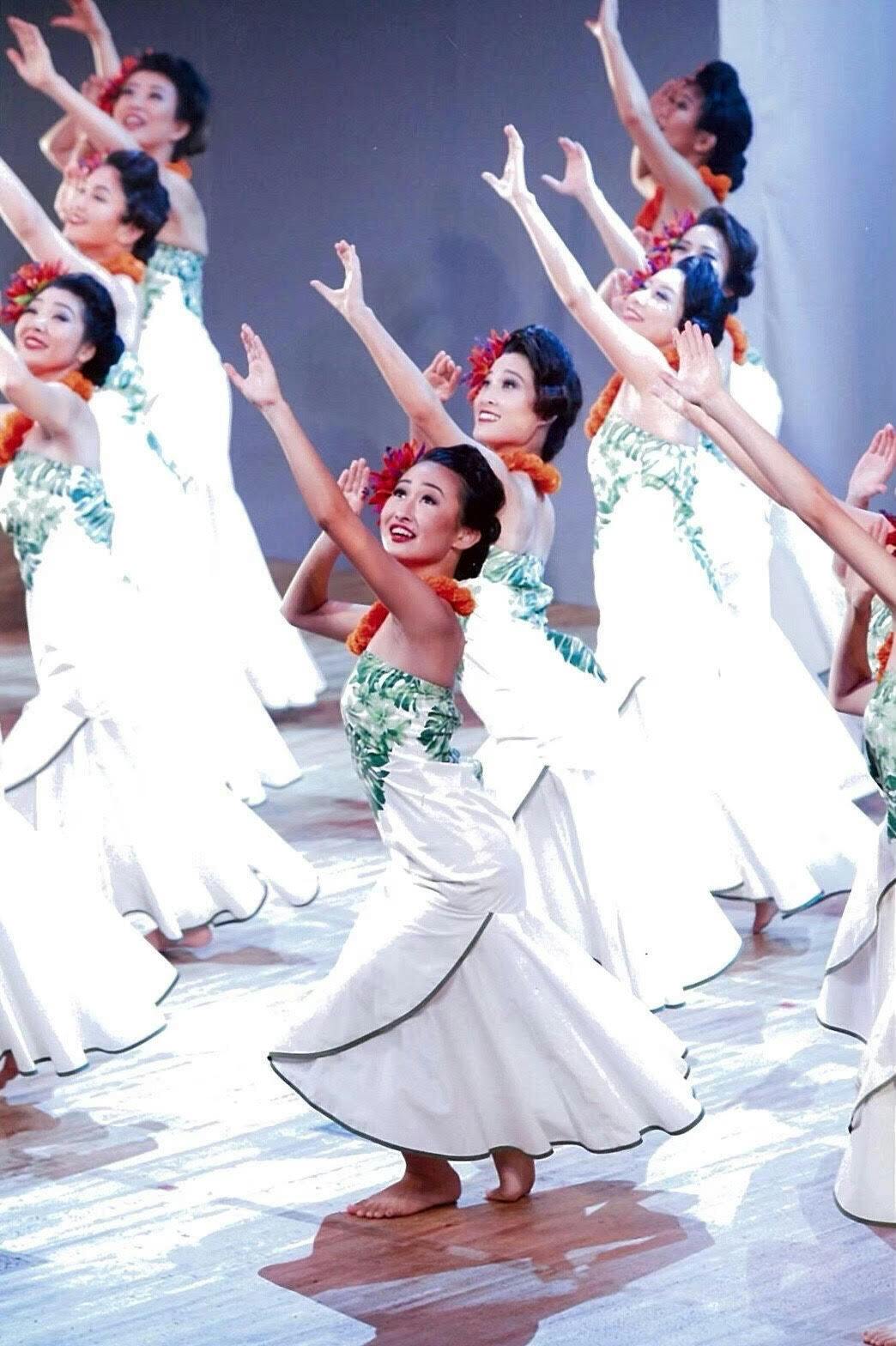 フラダンス 世界最高峰の大会に出場して勝ちたい。 - CAMPFIRE