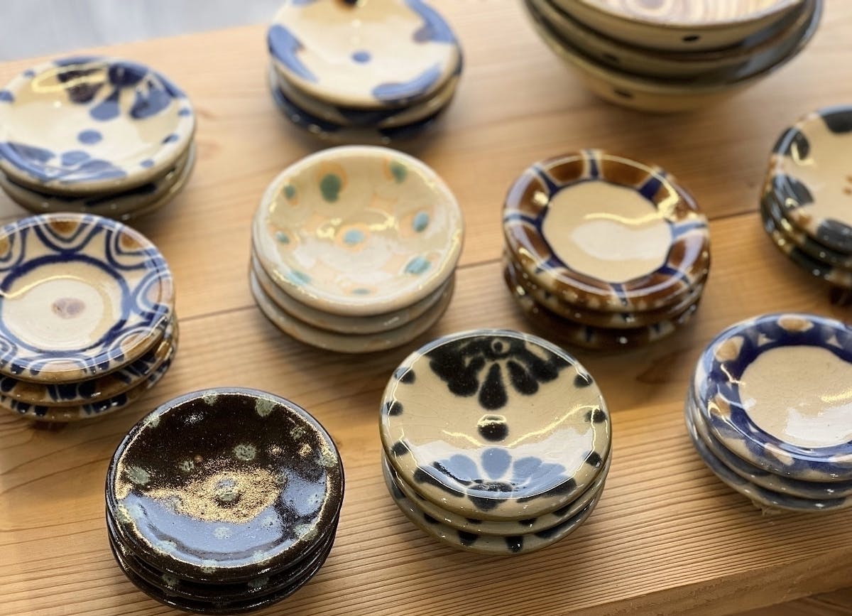 沖縄やんばる陸続きの離島、屋我地島から沖縄伝統工芸品『やちむん』を